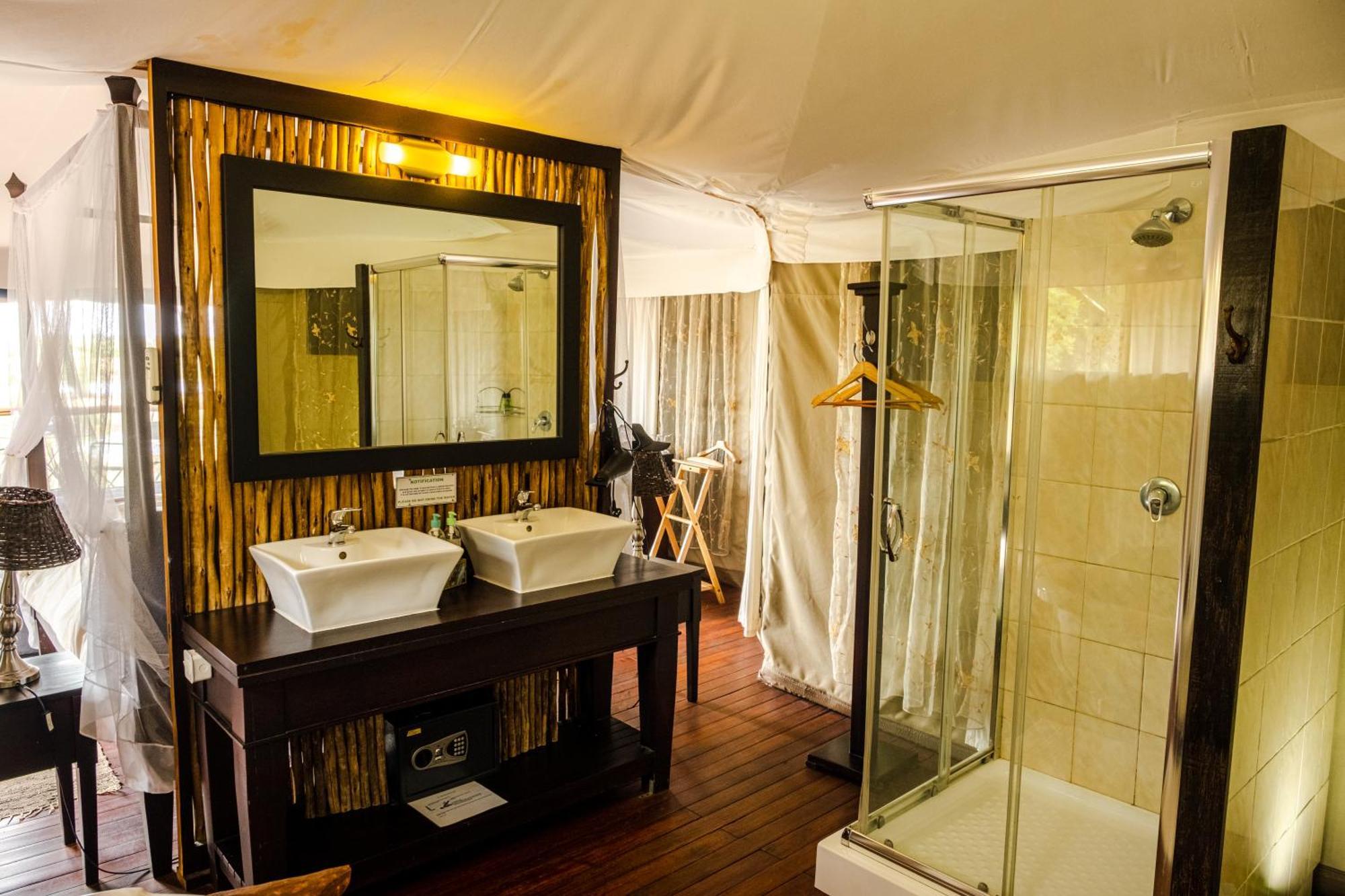 Taranga Safari Lodge Rundu Exterior photo